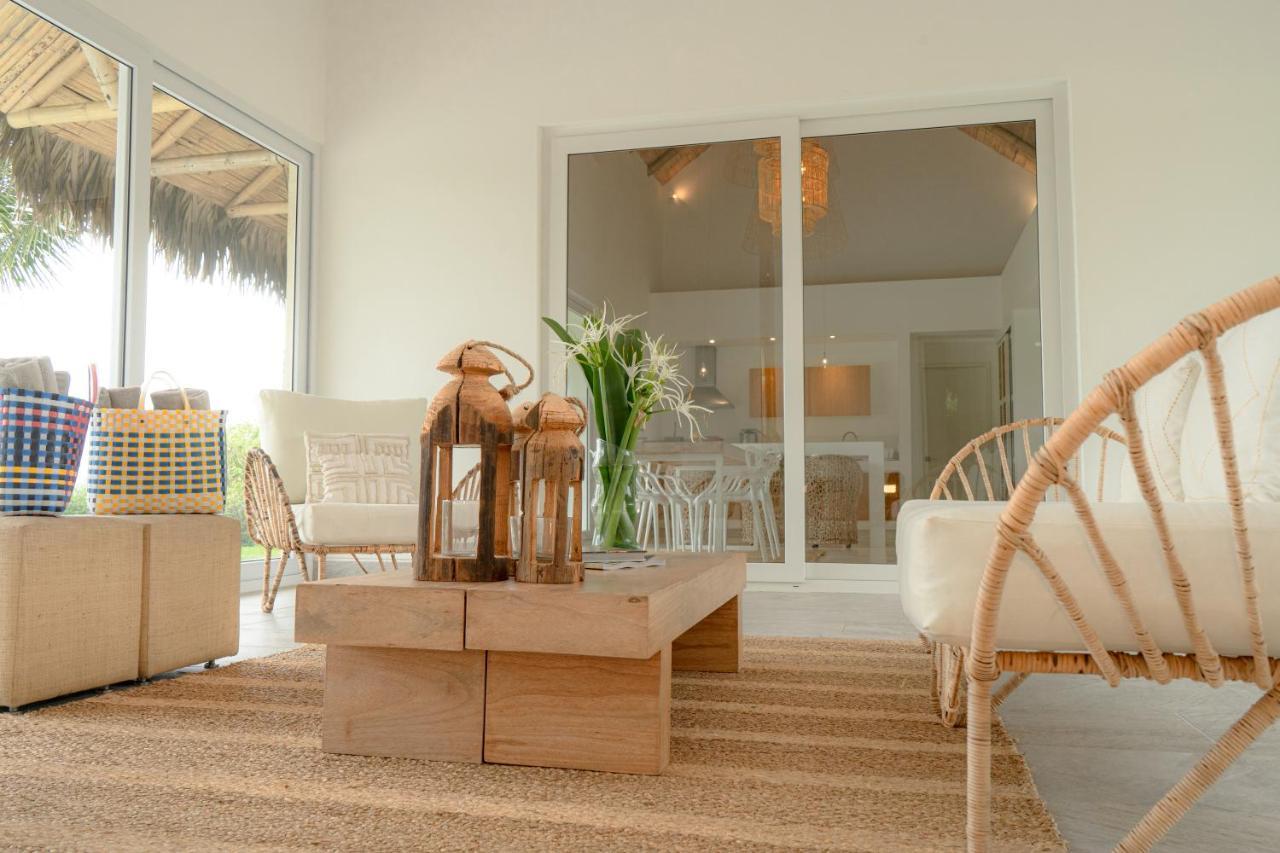 Tanusas Retreat & Spa Puerto Cayo Exterior photo