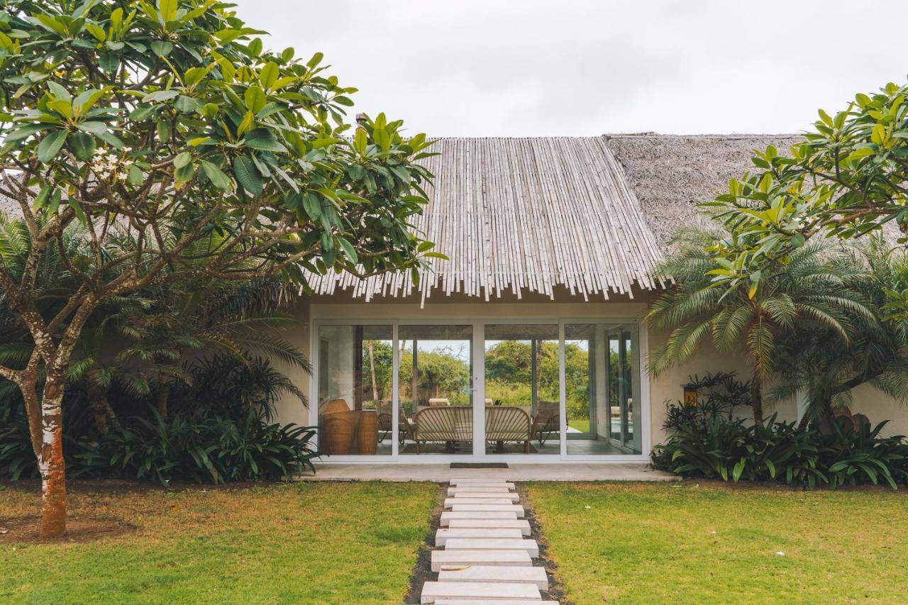 Tanusas Retreat & Spa Puerto Cayo Exterior photo