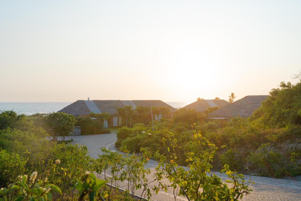 Tanusas Retreat & Spa Hotel Puerto Cayo Exterior photo