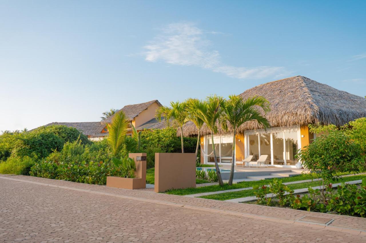 Tanusas Retreat & Spa Hotel Puerto Cayo Exterior photo