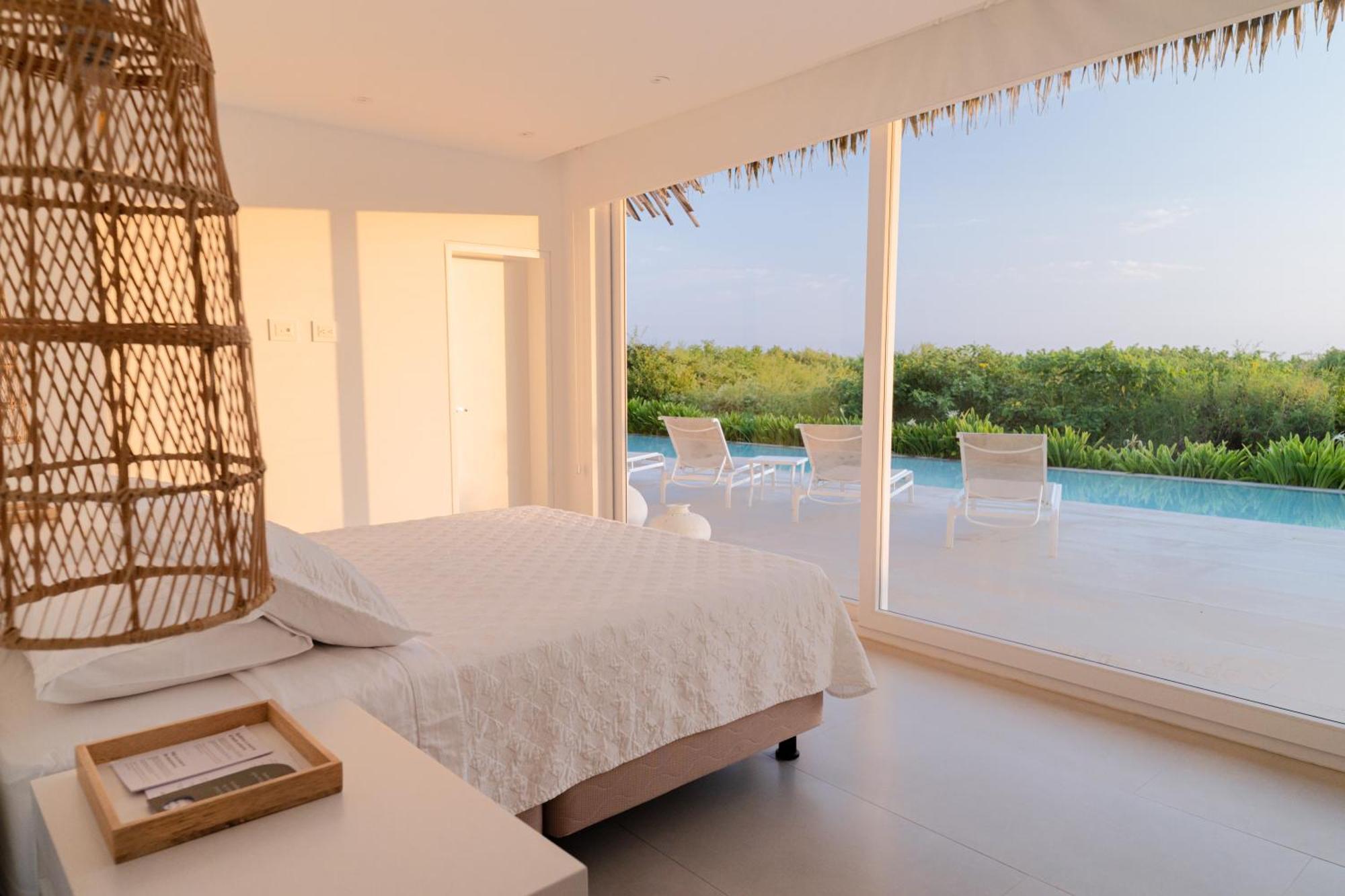 Tanusas Retreat & Spa Puerto Cayo Exterior photo