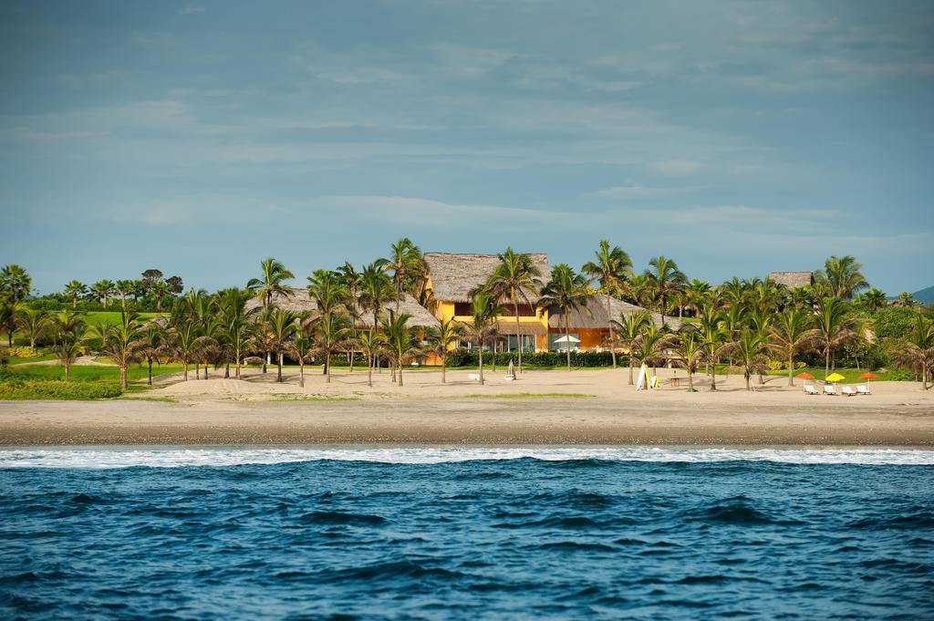 Tanusas Retreat & Spa Puerto Cayo Exterior photo